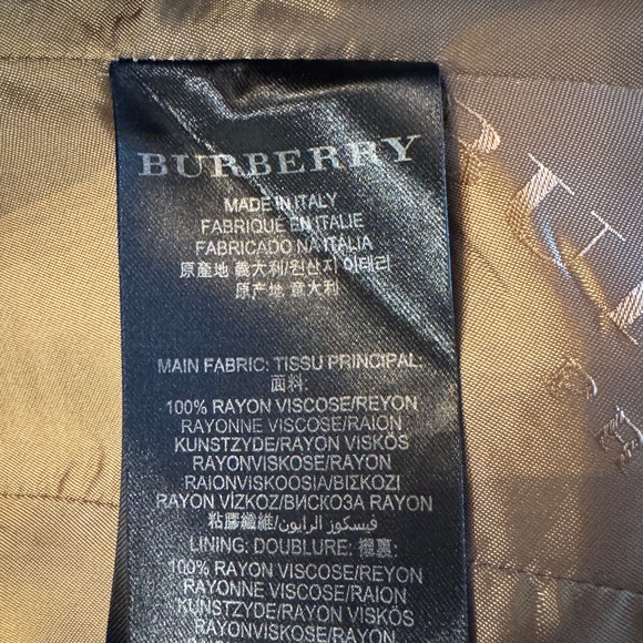 Burberry 100% rayon fabric trench coat, color tan size 38. Elegant & stylish - Picture 12 of 12